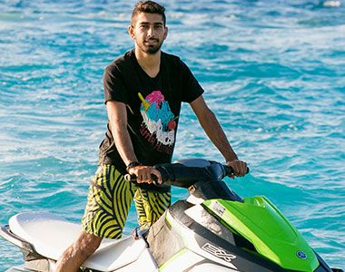 alex-kid-girl-board-sail-windsurfersworld-windsurfing-ixia-jet-ski